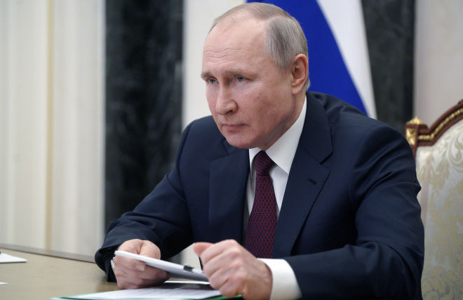 Vladimir Putin, oceanologist discuss Northern Sea Route prospects and global cooling  