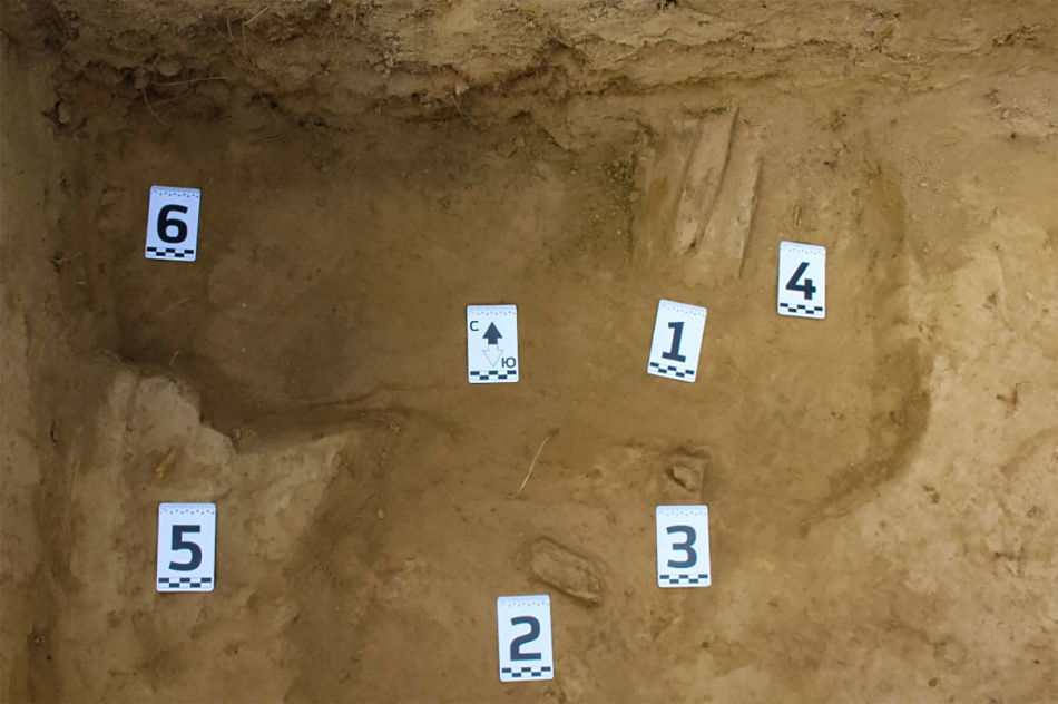 Раскопки на местонахождении 57-й километр в Чурапчинском районе РС (Я)