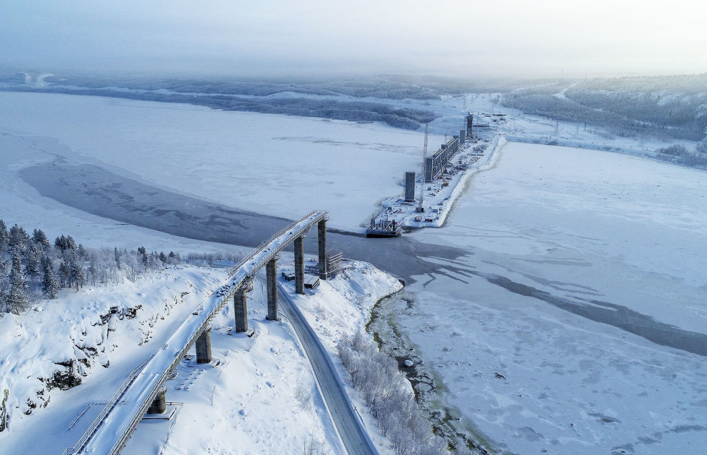 Bridge under construction for the Lavna project across the Tuloma River in the Kola District, Murmansk Region.
