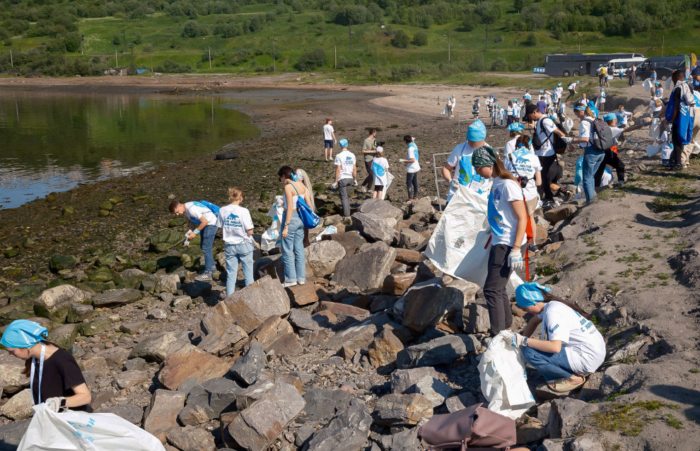 Volunteers have cleaned western coast of Kola Bay