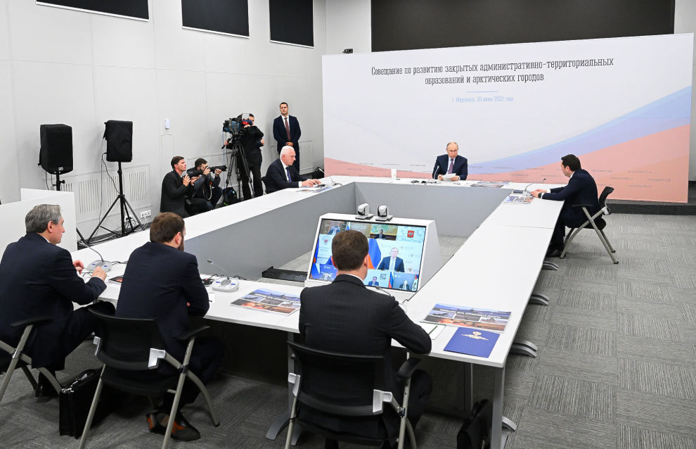 Putin chairs a meeting on closed administrative territorial units and towns in Russia’s Arctic