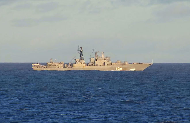 Большой противолодочный корабль Вице-адмирал Кулаков во время учений в Атлантике