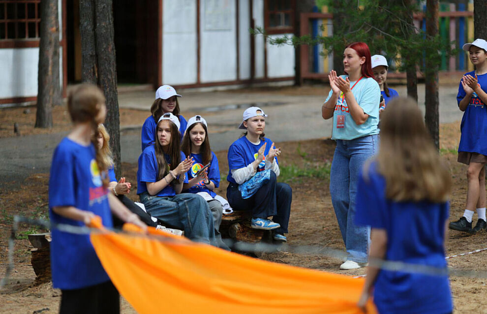 Дети в детском лагере Дети в детском лагере