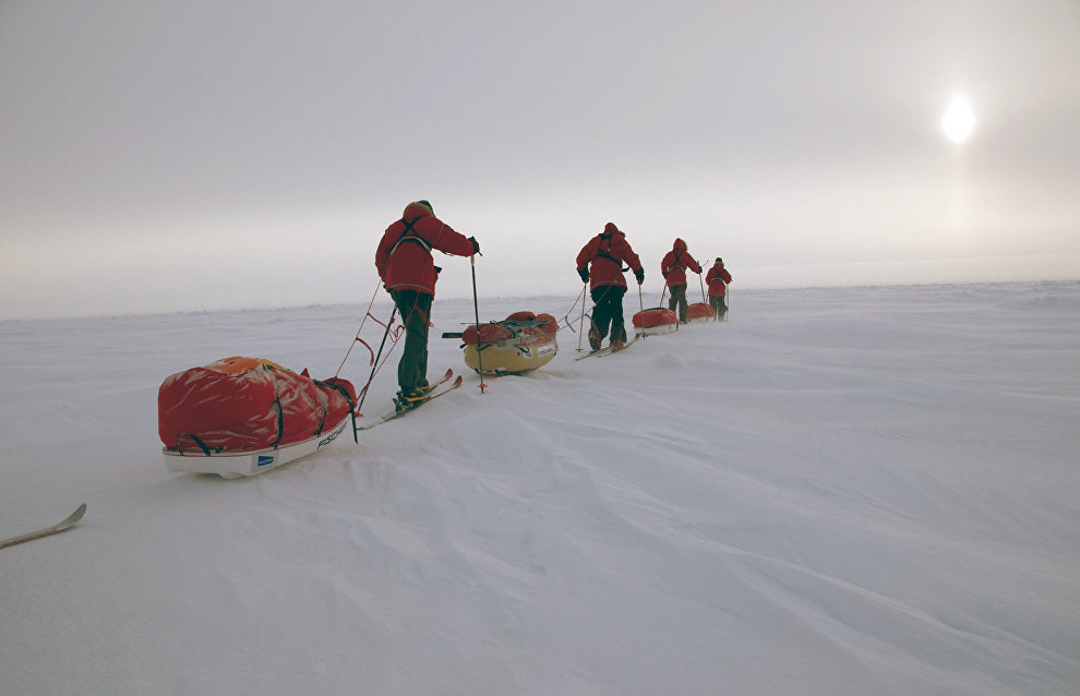 “Skiing to the North Pole”