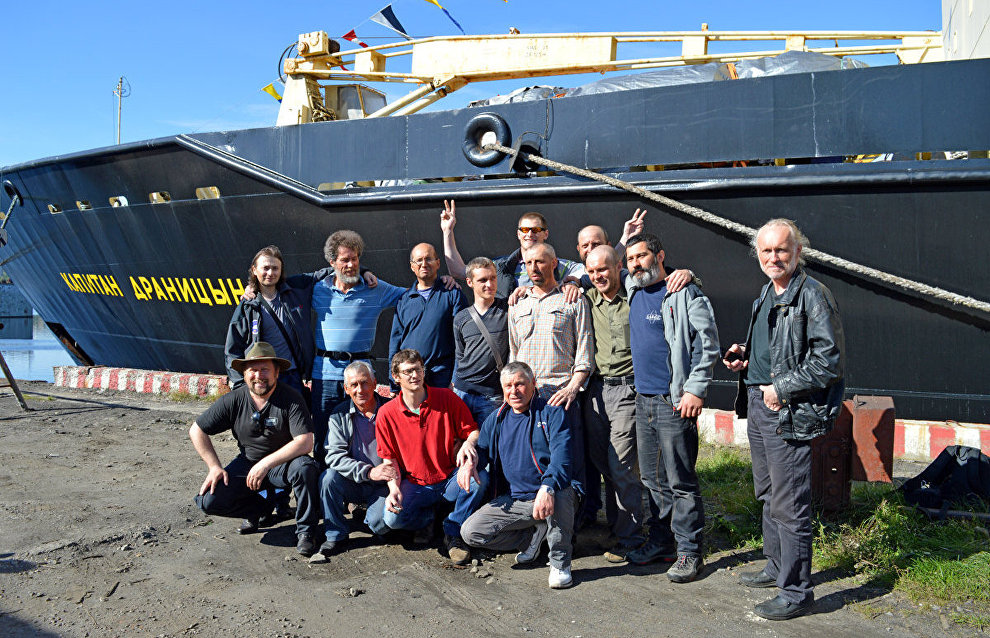 Участники дрейфующей станции «Северный полюс – 2015» вернулись на Большую землю