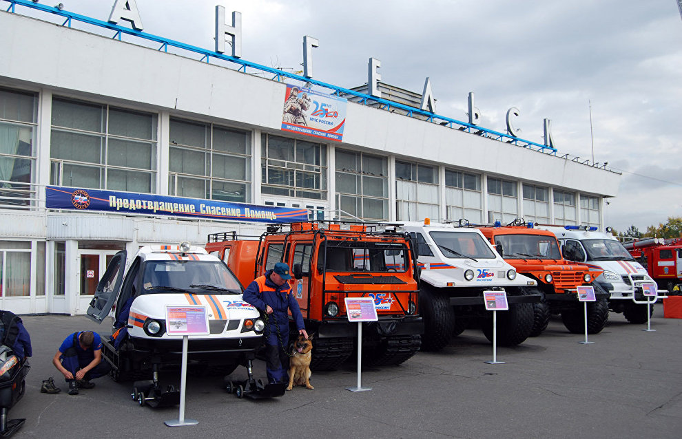 Выставка спасательной техники Арктического комплексного центра МЧС России