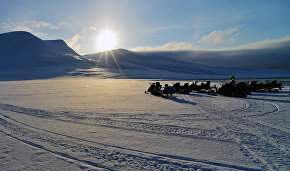 Разведчики Северного флота проводят в Арктике учения на снегоходах