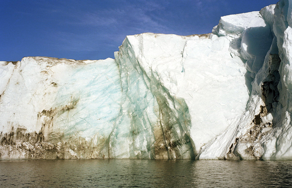 The sea cut off the glacier and revealed the history of Novaya Zemlya