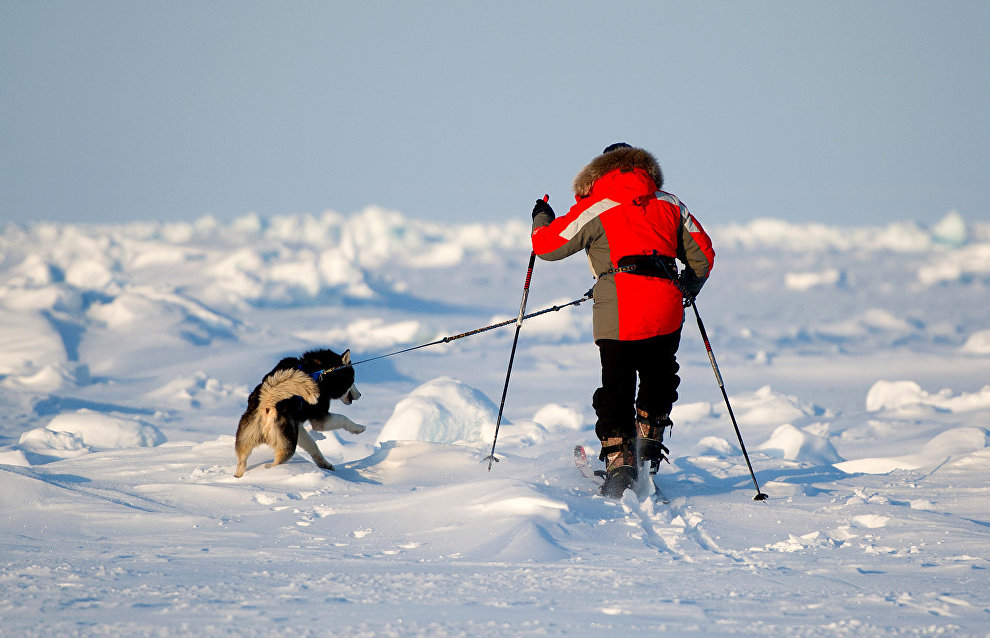 Skiing to the North Pole youth expedition sets out