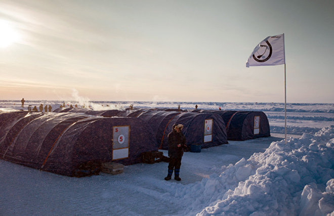 Barneo Ice Camp: A drifting polar research facility