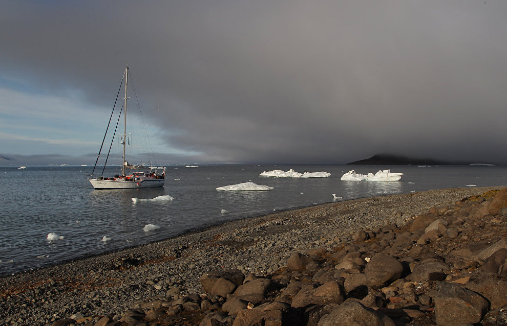 Yachting cruise to sail to the Arctic and Siberia in honor of the 75th anniversary of Victory