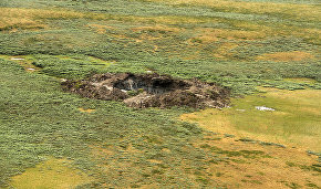 Вид на гигантскую воронку в Ямало-Ненецком автономном округе. 2014 год