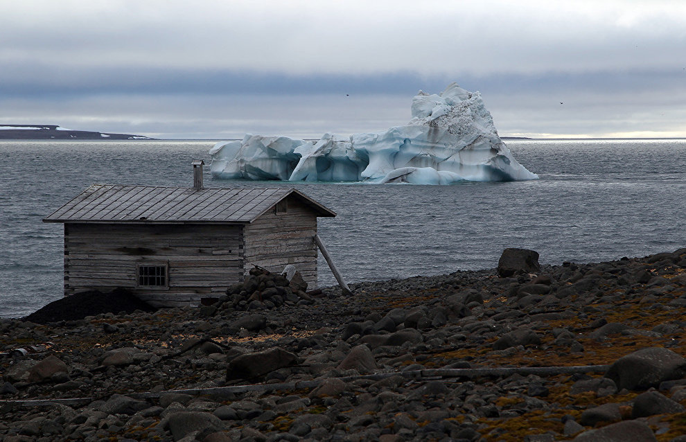 Arctic Floating University begins fieldwork on Franz Josef Land