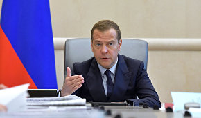 Медведев: России важно продолжать сопряжение Севморпути с ж/д путями