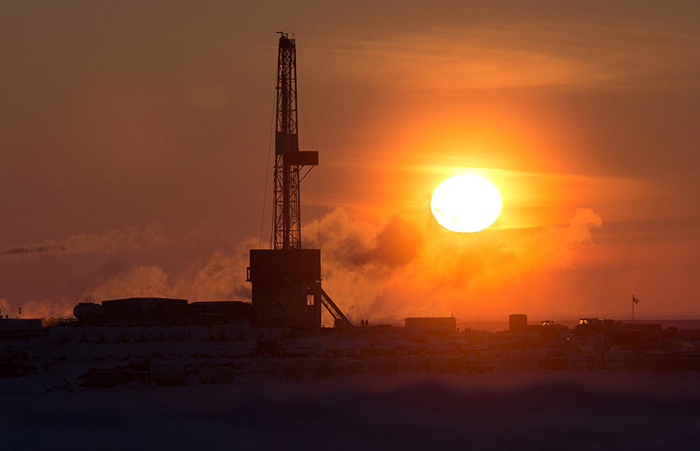 Rosneft is working on a movable oil platform for the ice season in the Arctic