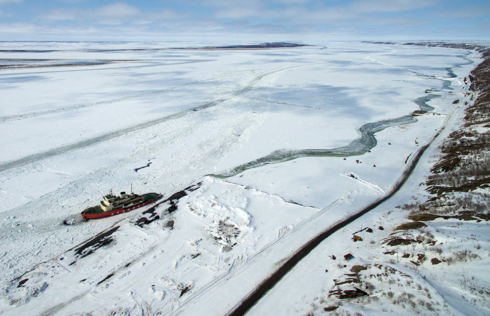 Минпромторг РФ изучает предложения по созданию 4 ледоколов на СПГ для работы в Арктике