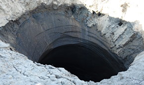 Researchers study the emergence of a crater in the permafrost