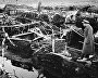 Члены комиссии по расследованию гитлеровских злодеяний в годы Второй Мировой войны осматривают территорию бывшего концлагеря близ города Тромсё на побережье Северного Ледовитого океана