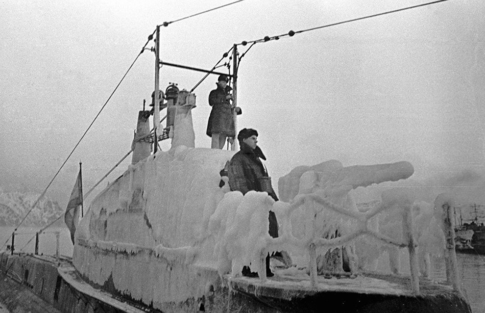Краснознамённая подводная лодка капитана 3 ранга Александра Каутского вернулась на базу после боевого задания. Северный флот