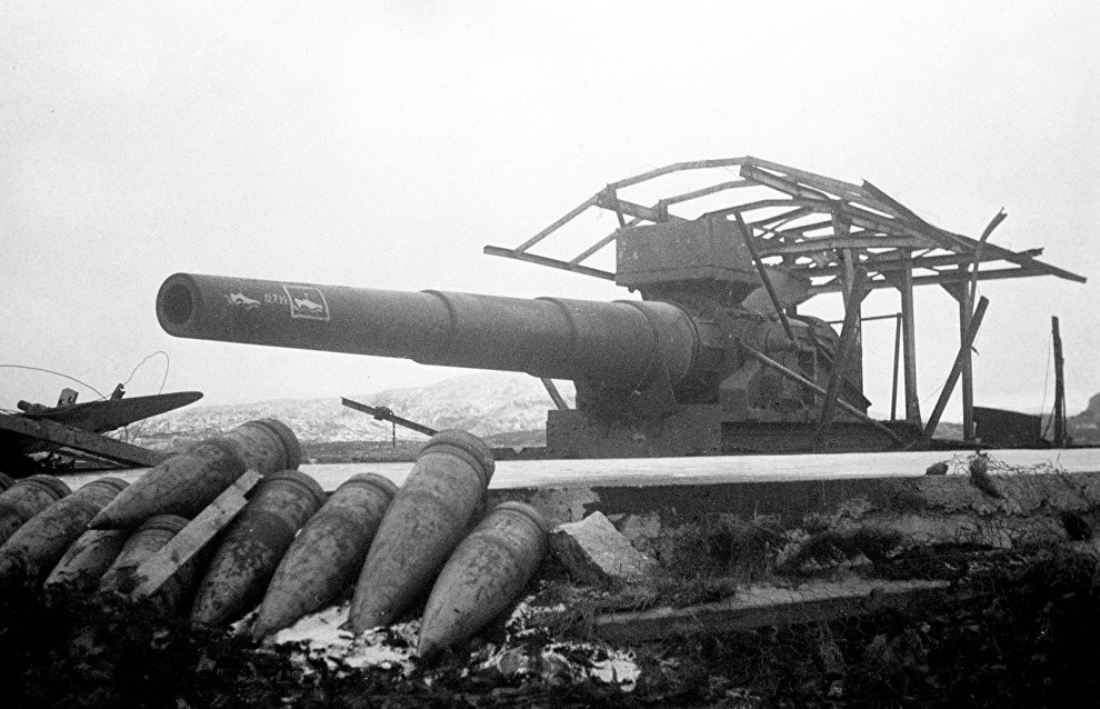 Разбитая немецкая техника в норвежском Киркенесе, оккупированном фашистами (9 апреля 1940 года — 8 мая 1945 года) в период Второй Мировой войны