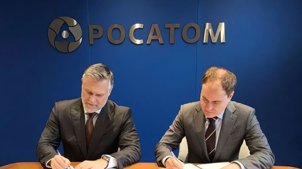 Председатель Правительства Республики Саха (Якутия) Кирилл Бычков и специальный представитель по вопросам развития Арктики Владимир Панов