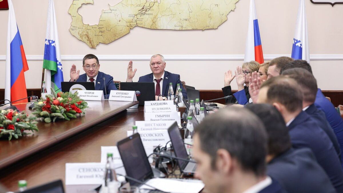 Собрание депутатов НАО при участии полномочного представителя Президента РФ в СЗФО Игоря Рудени