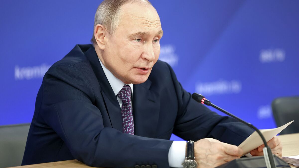 Президент РФ Владимир Путин на заседании наблюдательного совета Агентства стратегических инициатив по продвижению новых проектов (АСИ)