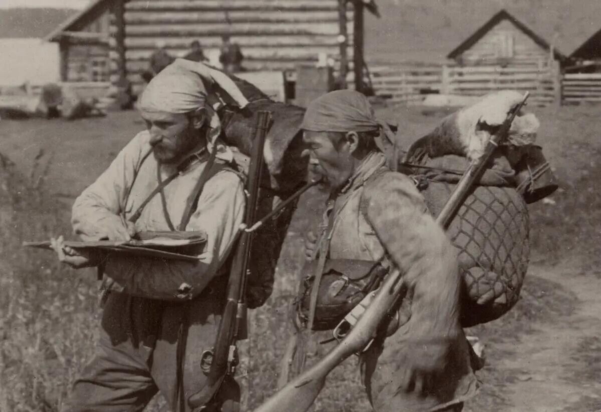 Владимир Арсеньев и Дерсу Узала