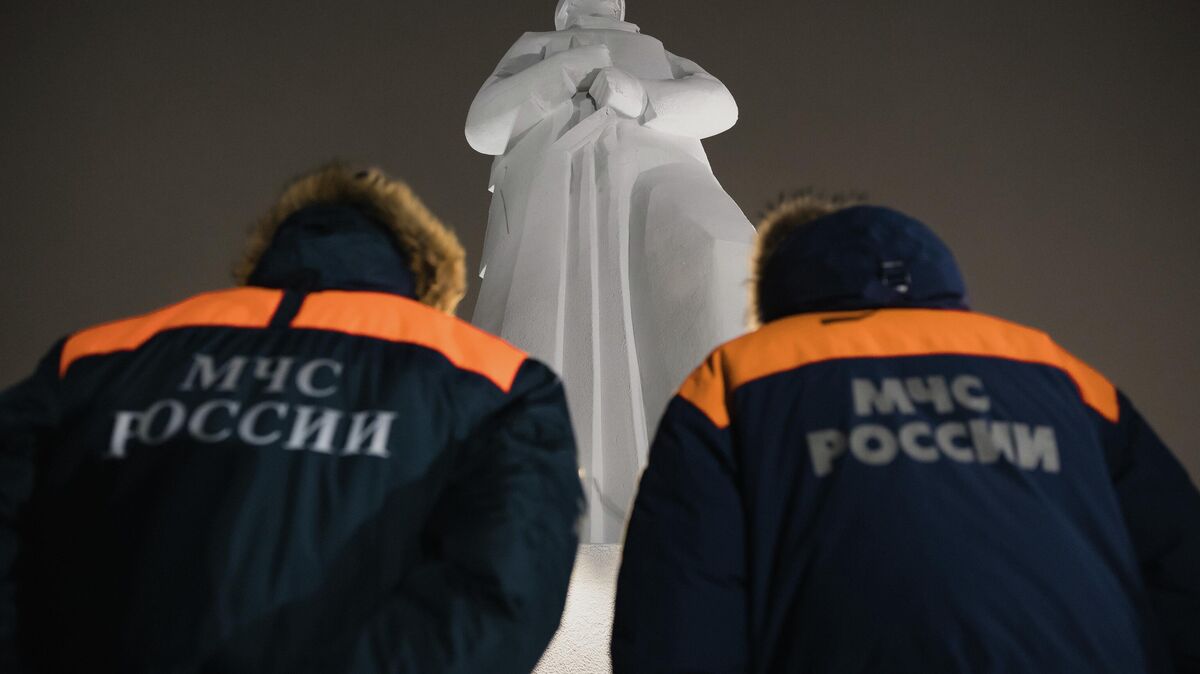 Сотрудники МЧС