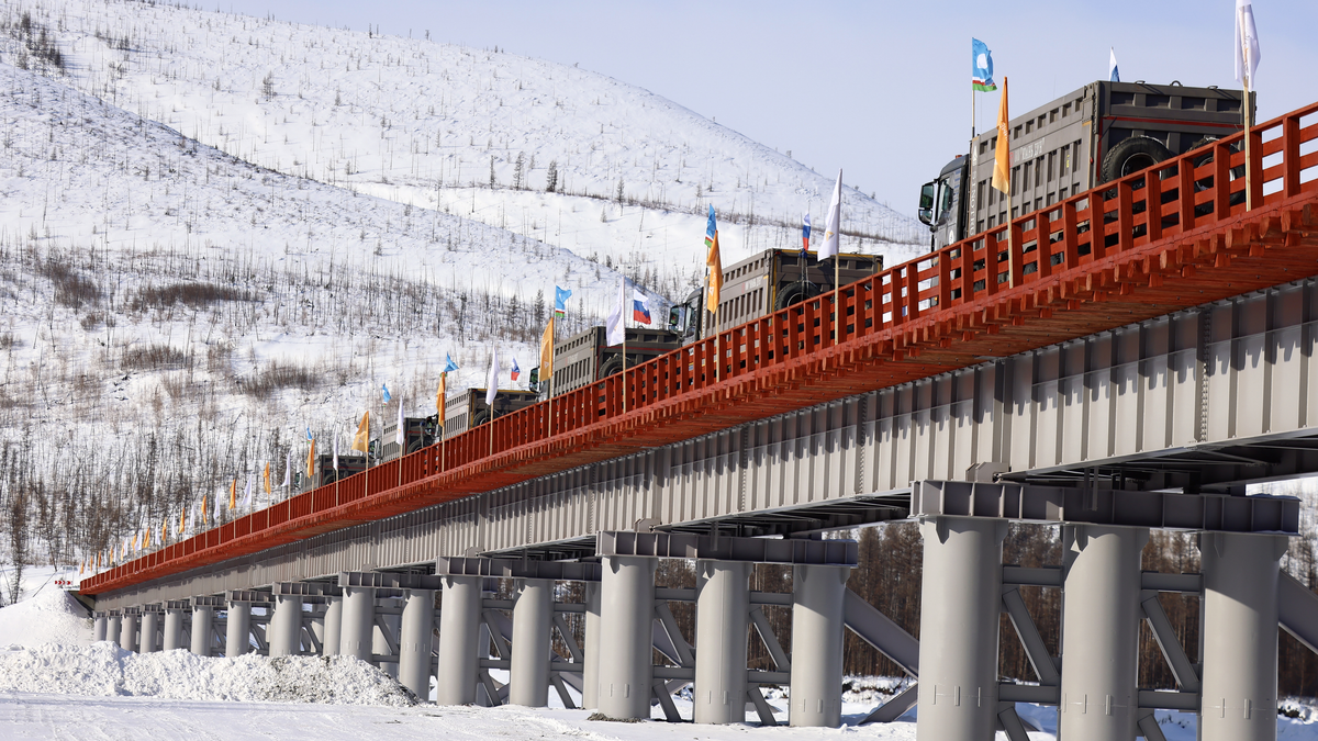 Открытие движения через мост  