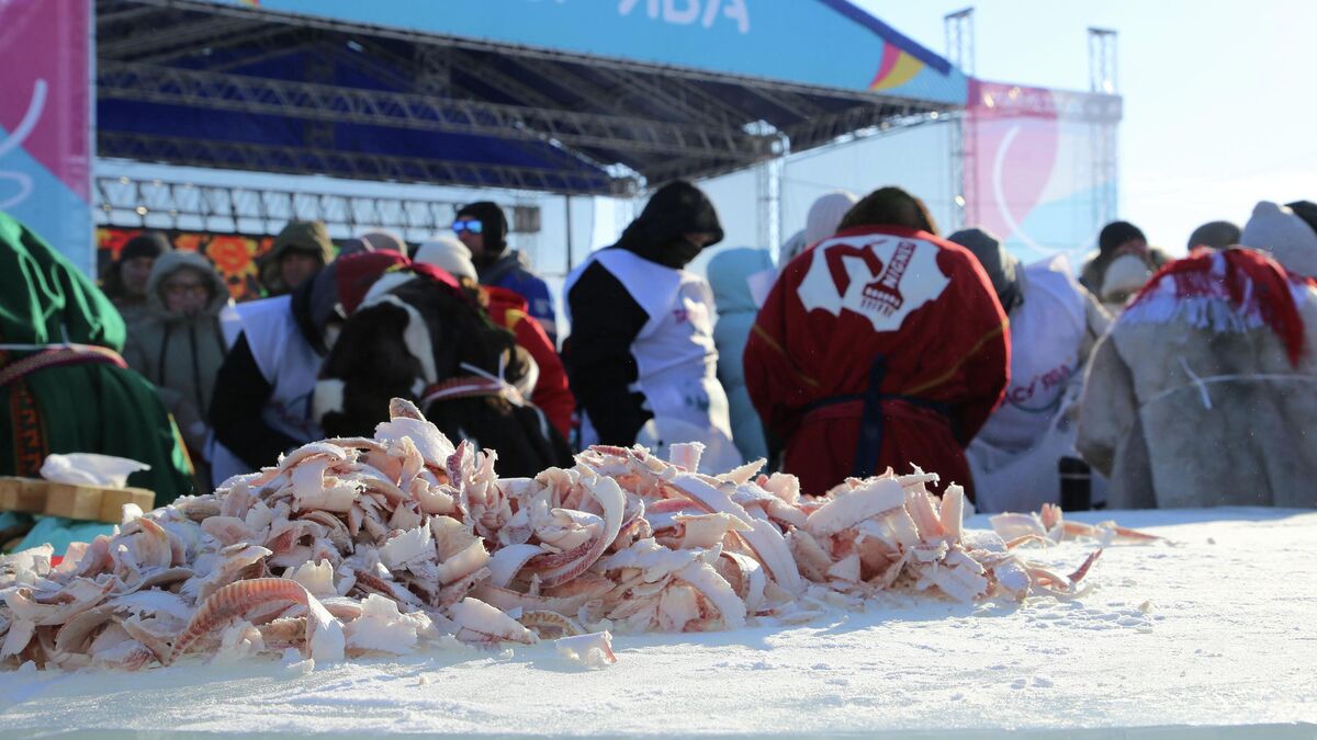 Участники конкурса строганины Халяко