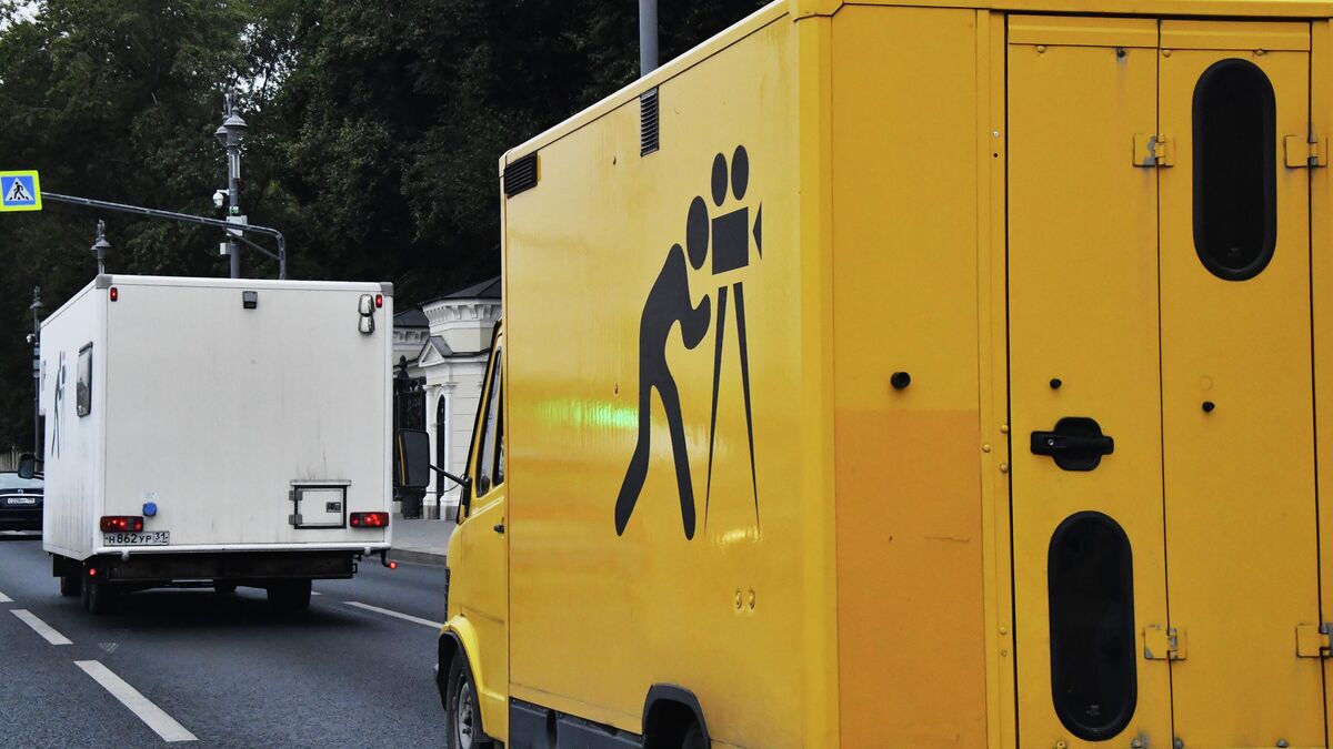 Машины киносъемочной бригады