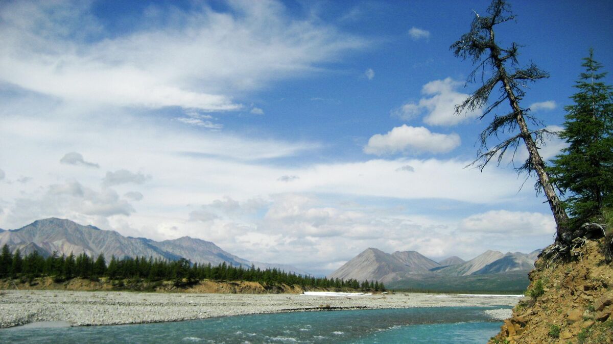Река Делькю-Охотская на хребте Сунтар-Хаята