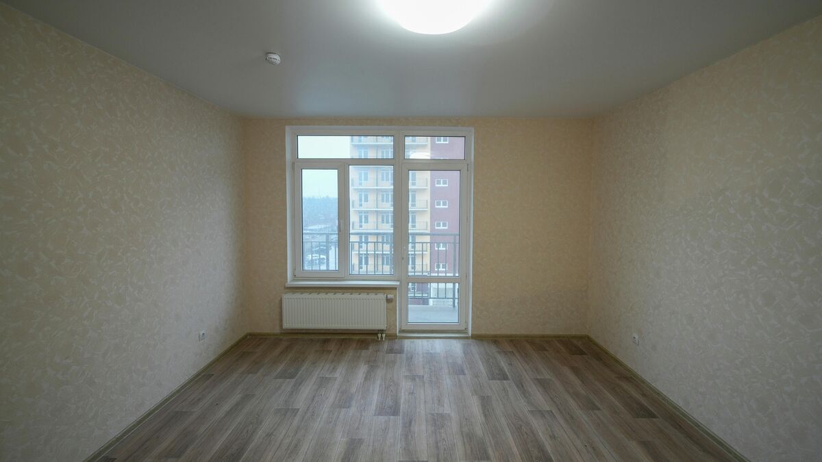 Комната в новой квартире дома