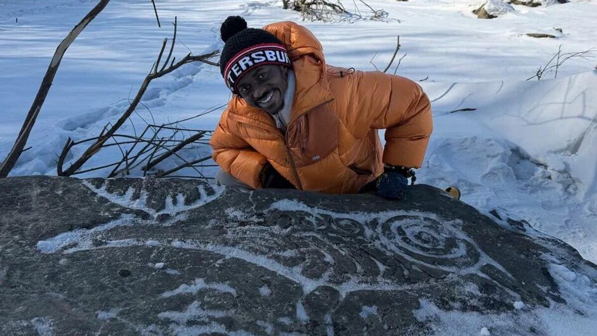 Петроглиф в селе Сикачи-Алян Хабаровского края