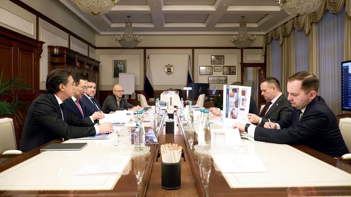 Рабочая встреча министра транспорта Андрея Никитина и губернатора Республики Саха (Якутия) Айсена Николаева