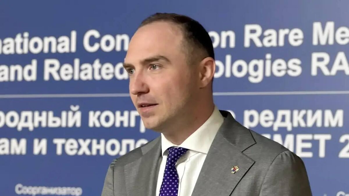 Заместитель министра по развитию Дальнего Востока и Арктики Антон Басанский на открытии конгресса Росатома РЕДМЕТ 2026 в РТУ МИРЭА 