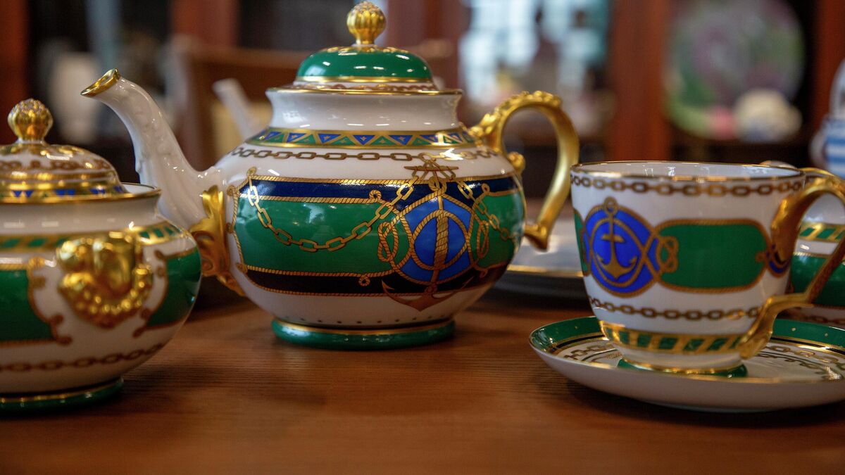 Чайный сервиз формы Александр III с рисунком Морская держава