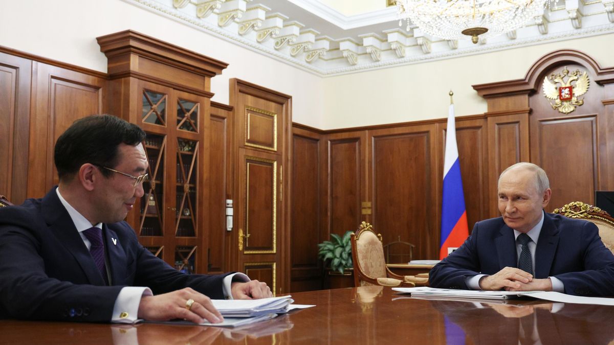 Встреча Президента Владимира Путина с главой Республики Саха (Якутия) Айсеном Николаевым Встреча Президента Владимира Путина с главой Республики Саха (Якутия) Айсеном Николаевым