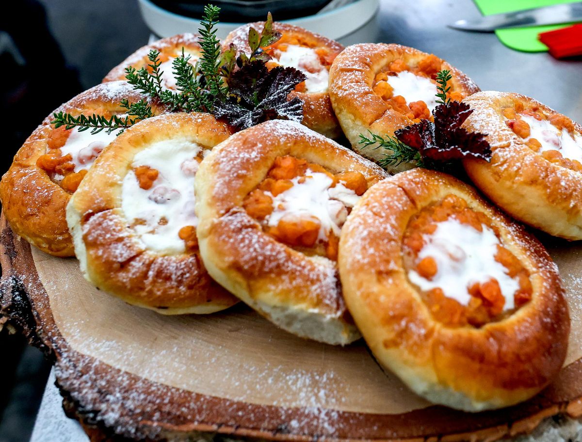 Выпечка с морошкой