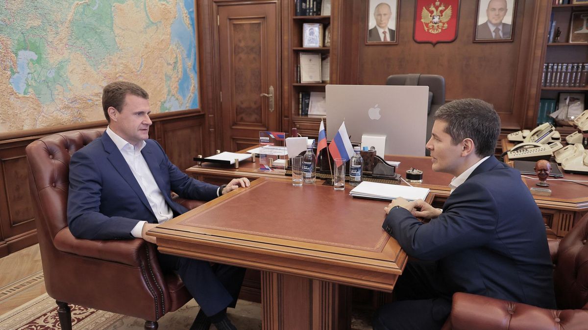 Рабочая встреча губернатора Ямало-Ненецкого автономного округа Дмитрия Артюхова и министра по развитию Дальнего Востока и Арктики Алексея Чекункова