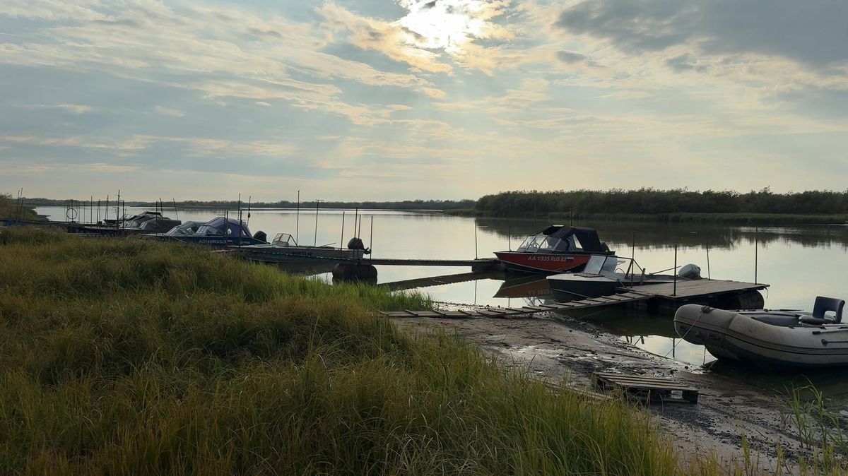 Вид с берега села на протоку Городецкий шар