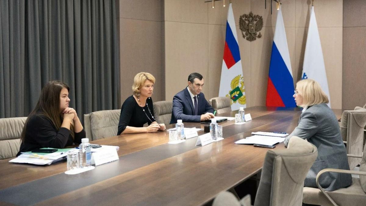 Рабочая встреча губернатора НАО Ирины Гехт и министра сельского хозяйства РФ Оксаны Лут