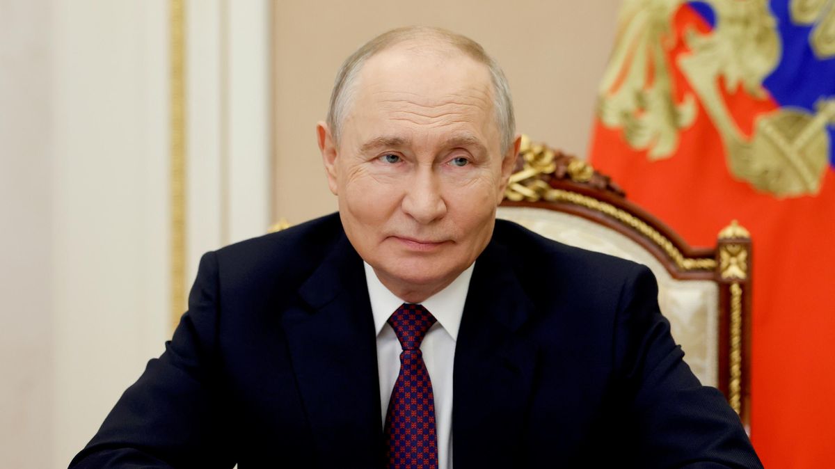 Владимир Путин на встрече по видеосвязи, посвящённой открытию образовательного комплекса Точка будущего в Республике Саха (Якутия)