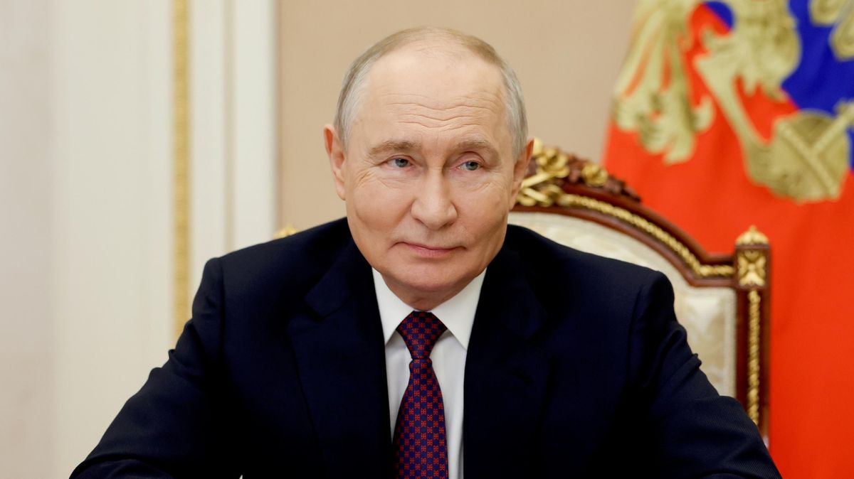 Владимир Путин на встрече по видеосвязи, посвящённой открытию образовательного комплекса Точка будущего в Республике Саха (Якутия)