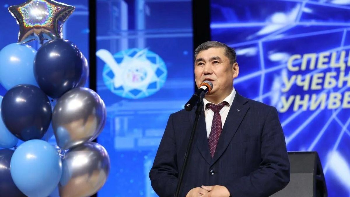 Ректор Северо-Восточного федерального университета имени М. К. Аммосова (СВФУ) Анатолий Николаев