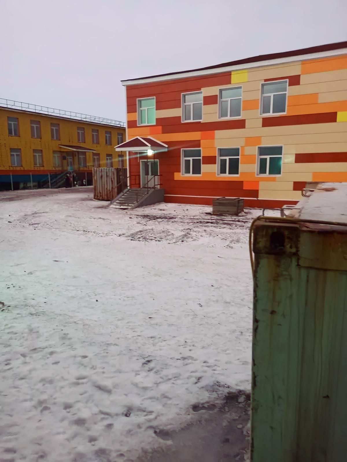 Здание косторезной мастерской в Уэлене после капитального ремонта